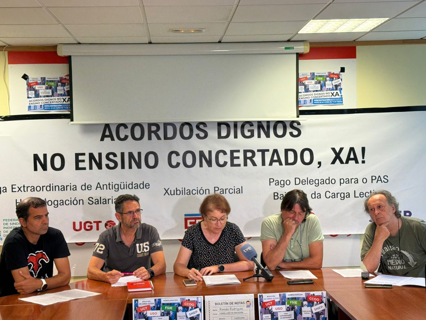 2025.06Jun.25 FSIE Galicia y otros sindicatos de la concertada anuncian en rueda de prensa la protesta de mañana 26 de junio por mejoras en la concertada 3